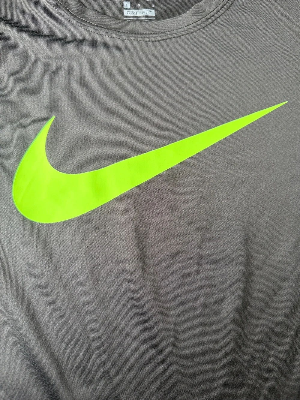 Nike Dri-Fit Boys Black Short-Sleeve Tee with Neon Green Swoosh size Large